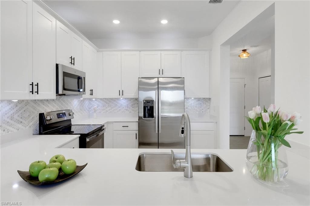 2885 Citrus ST NAPLES, FL 34120