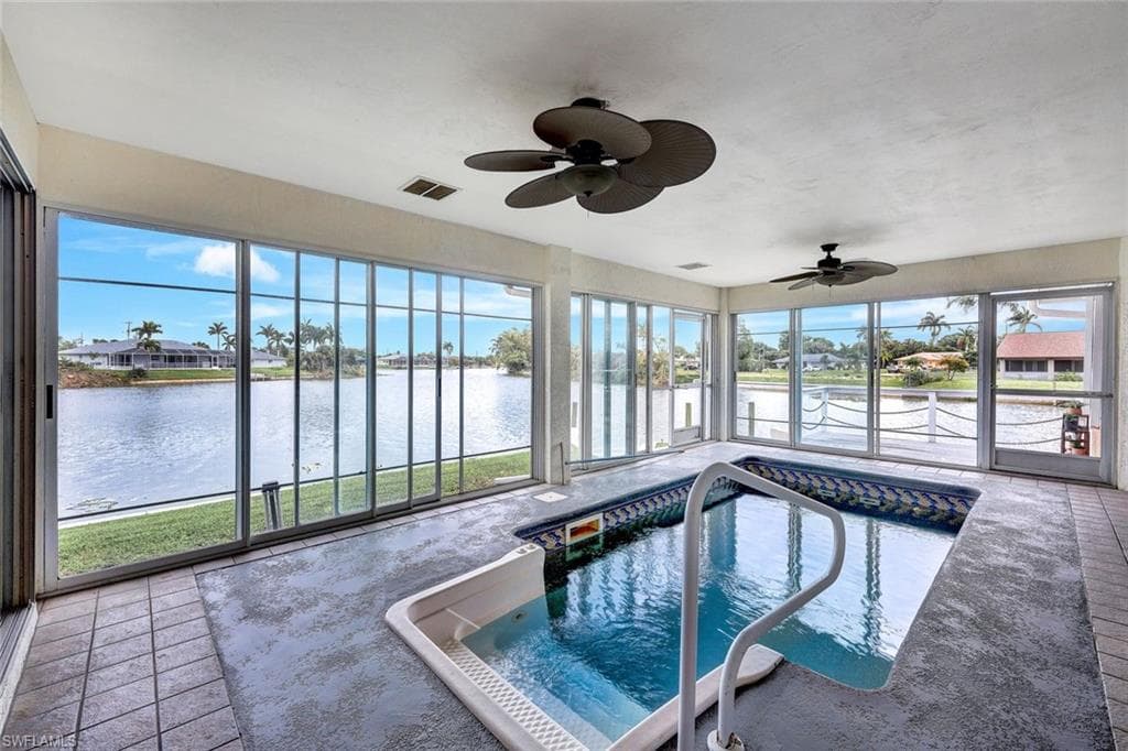 321 NE 20th CT CAPE CORAL, FL 33909