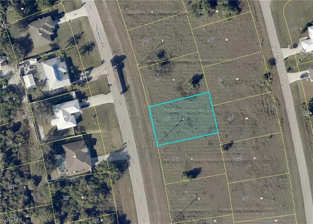 225-227 Milwaukee BLVD LEHIGH ACRES, FL 33974