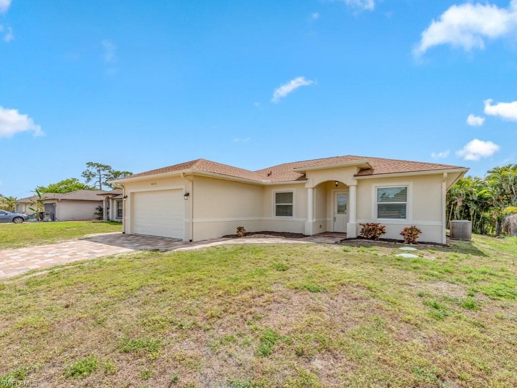 8414 Bahamas RD FORT MYERS, FL 33967