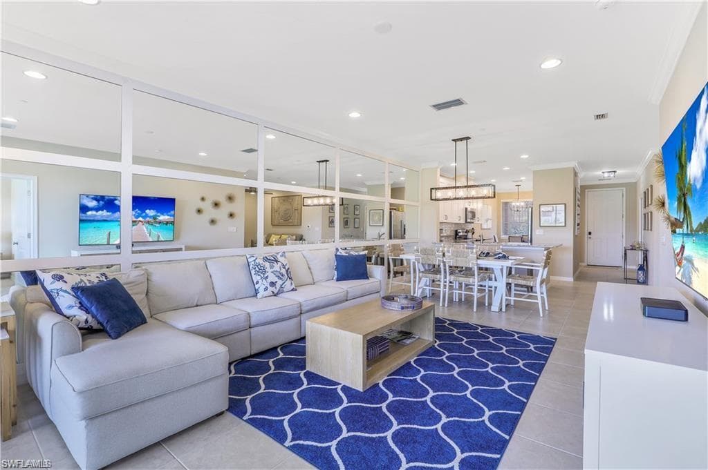 9386 Pocida CT 103 NAPLES, FL 34119