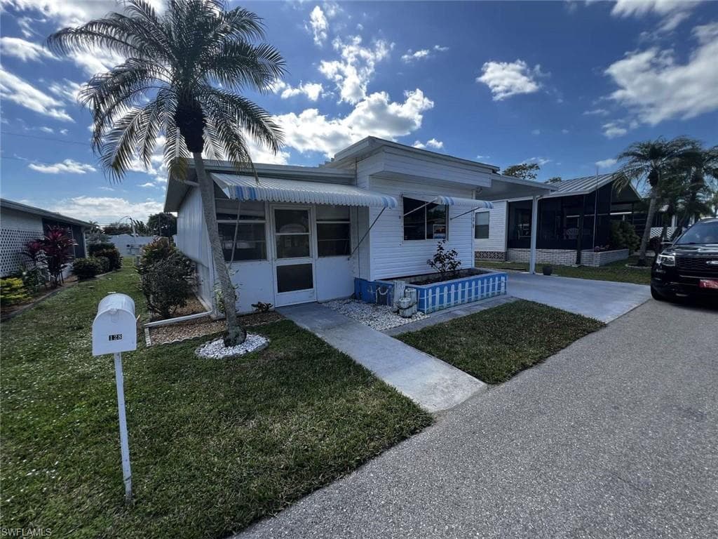 128 Moorhead MNR NAPLES, FL 34112