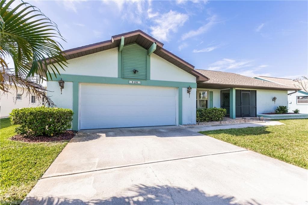 526 SW 51st TER CAPE CORAL, FL 33914