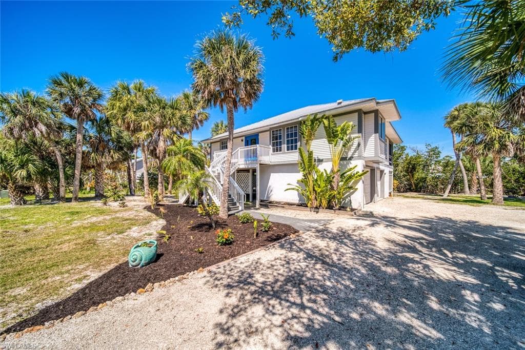 6424 Pine AVE SANIBEL, FL 33957