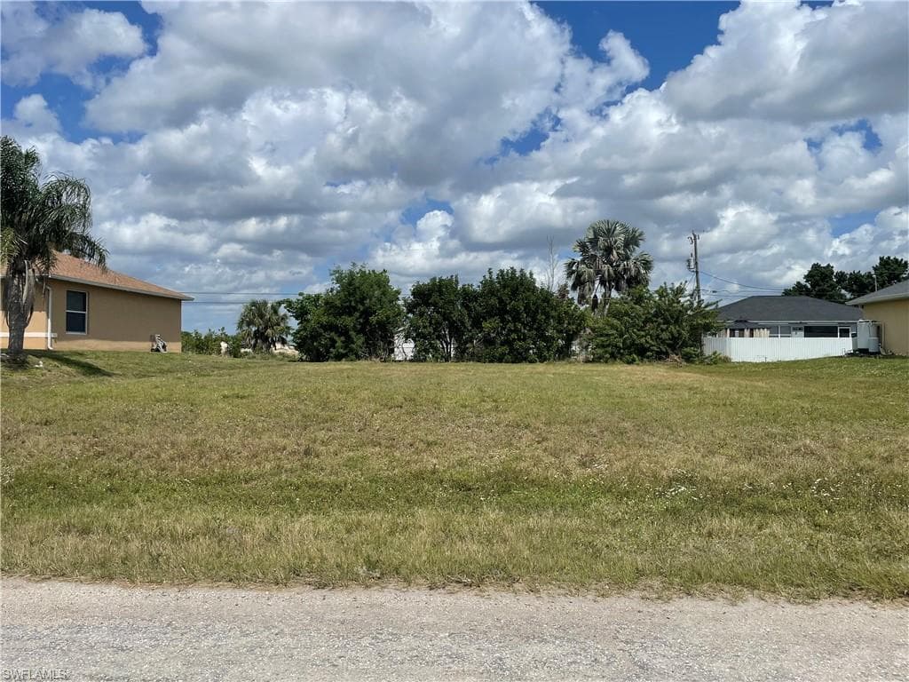 1031 NE 12th TER CAPE CORAL, FL 33909