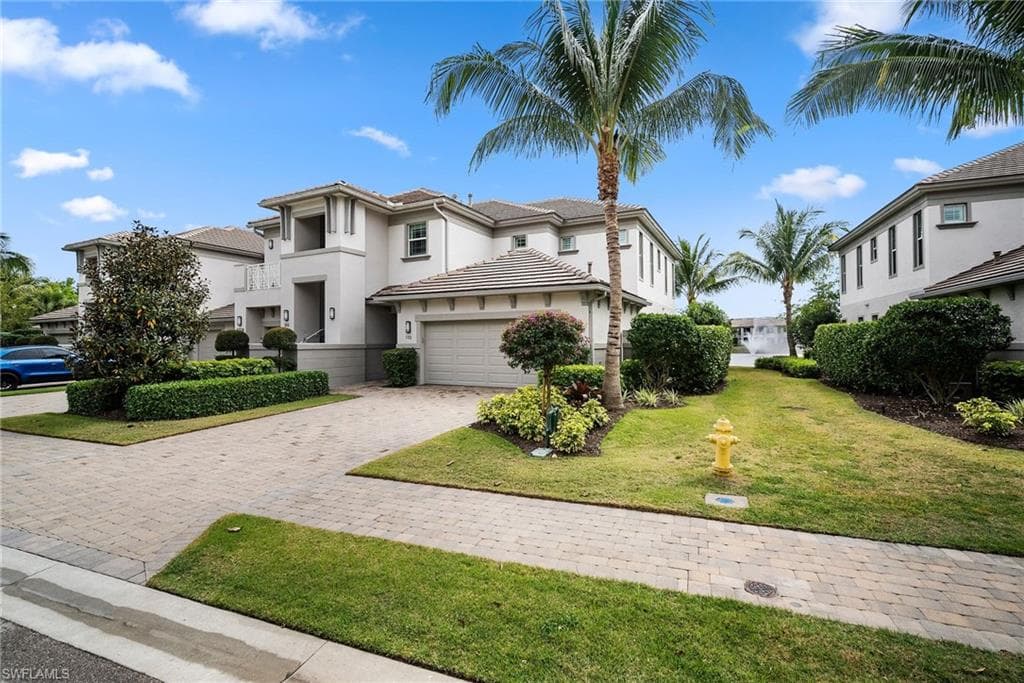 8008 Signature Club CIR 1-102 NAPLES, FL 34113