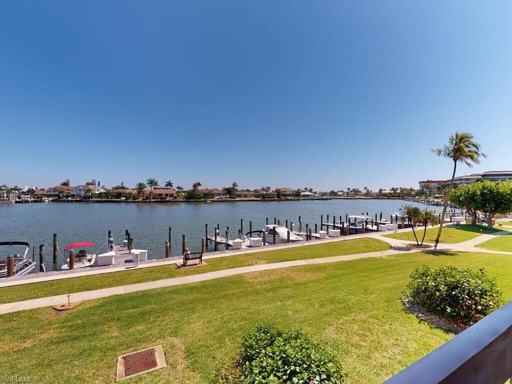 601 Seaview CT C-206 MARCO ISLAND, FL 34145