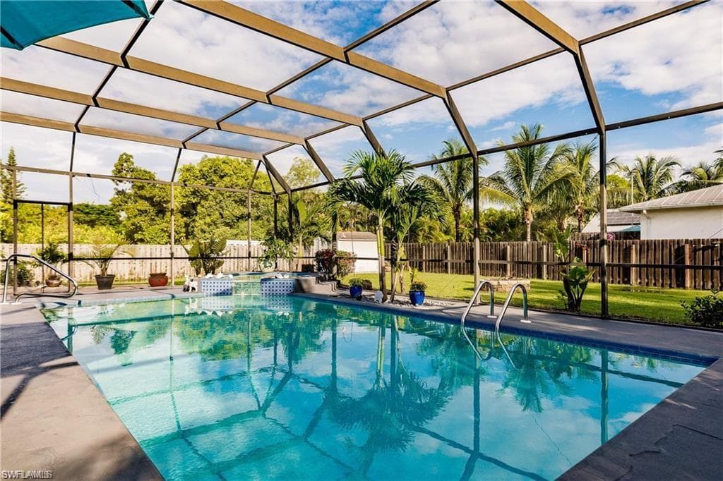 5275 Maple LN NAPLES, FL 34113