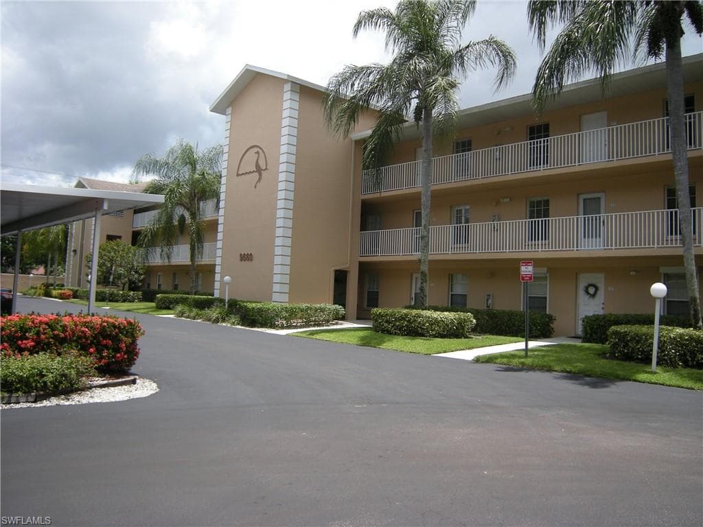 9660 Victoria LN A-203 NAPLES, FL 34109