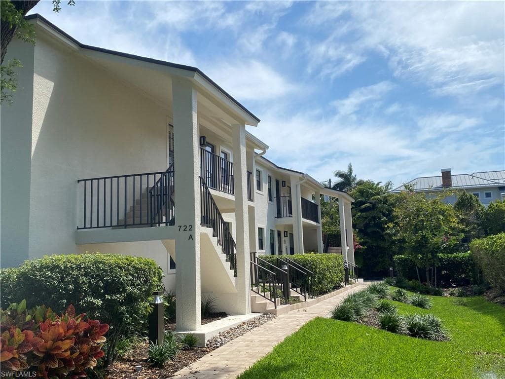 722 10TH AVE S A202 NAPLES, FL 34102