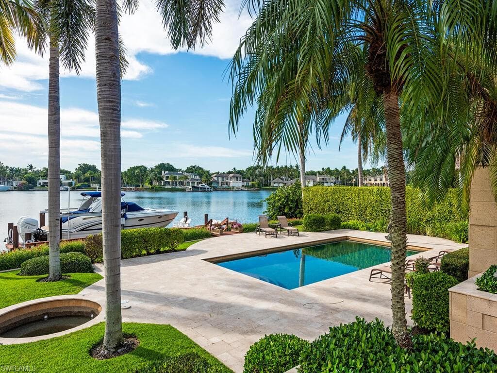 900 Spyglass lane NAPLES, FL 34102