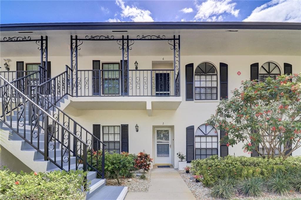 809 Augusta BLVD 809-6 NAPLES, FL 34113