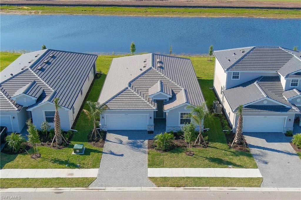 2274 Avocado LN NAPLES, FL 34120