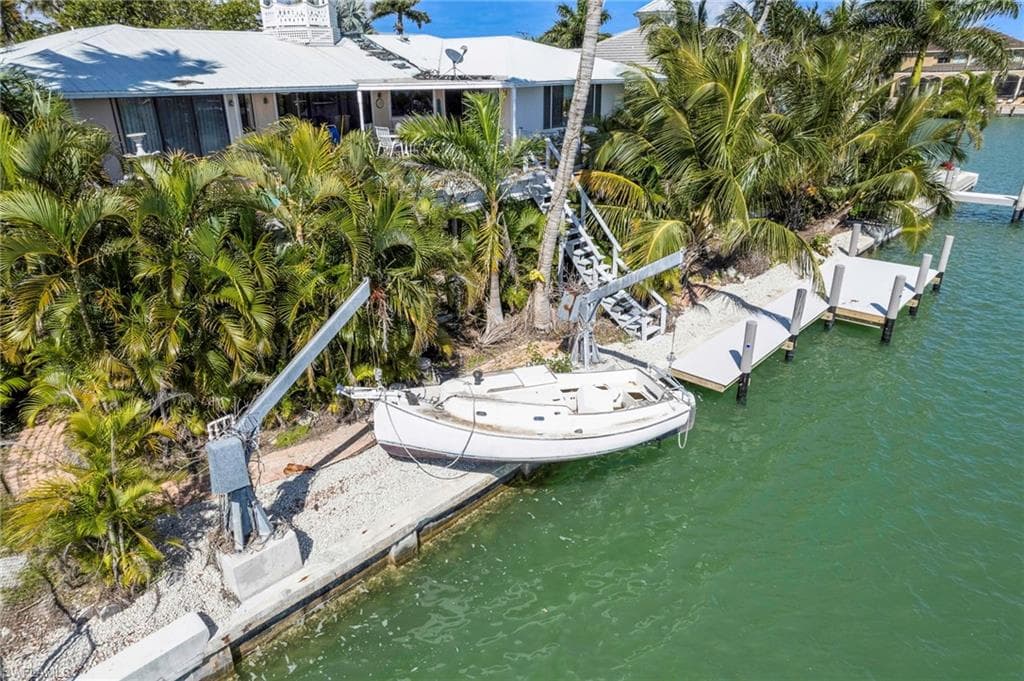 1293 Winterberry DR MARCO ISLAND, FL 34145