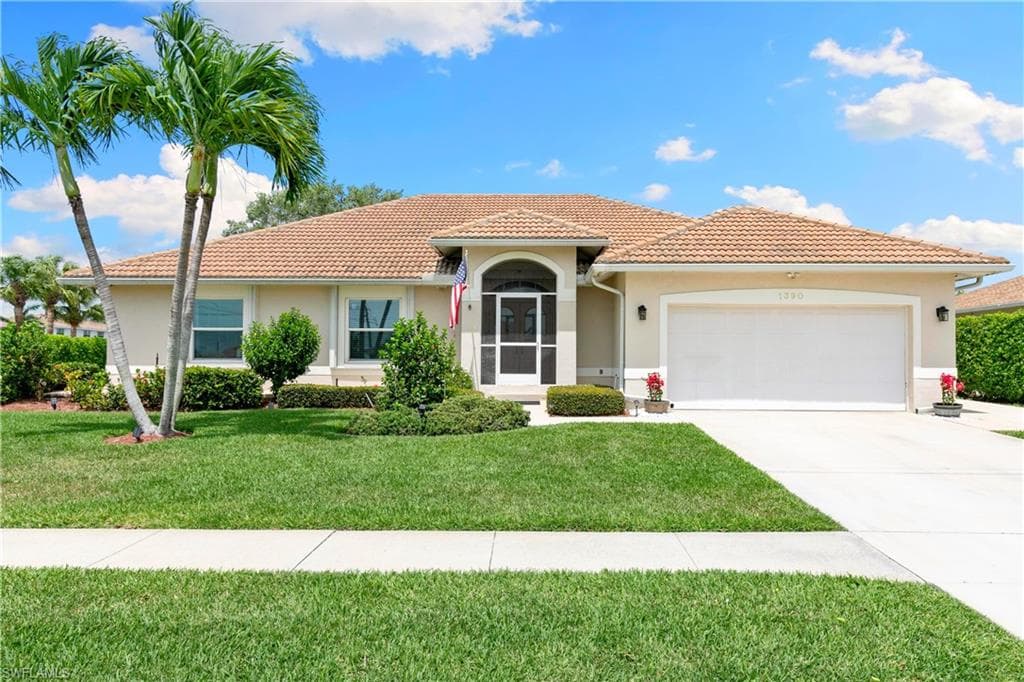 1390 Wayne AVE MARCO ISLAND, FL 34145