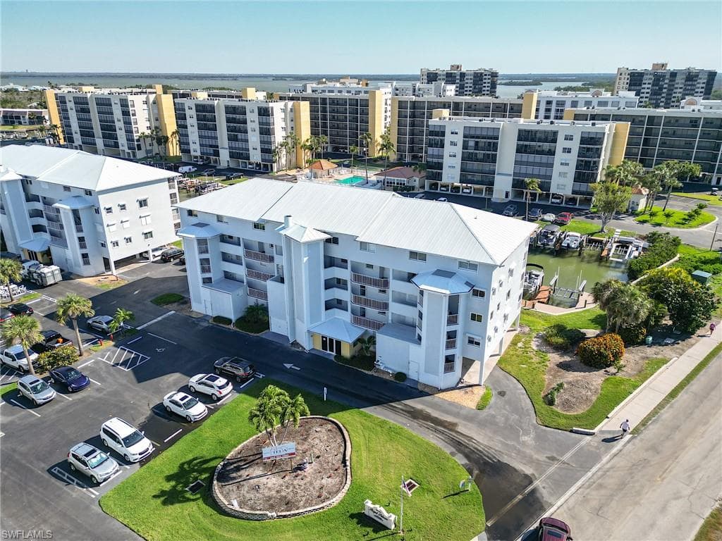 4511 Bay Beach LN 114 FORT MYERS BEACH, FL 33931