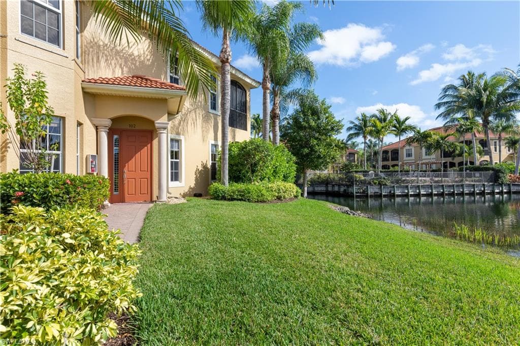 5050 Blauvelt WAY 8-102 NAPLES, FL 34105