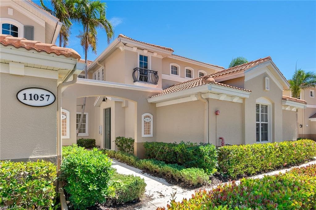 11057 Harbour Yacht CT 202 FORT MYERS, FL 33908