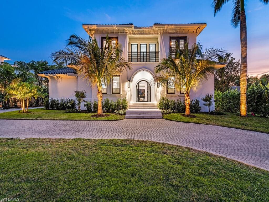 282 Bahia PT NAPLES, FL 34103