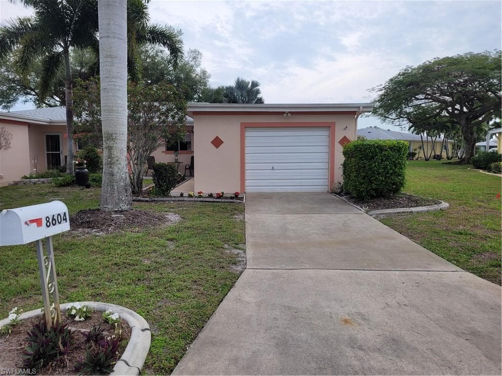 8604 Granada CT FORT MYERS, FL 33907