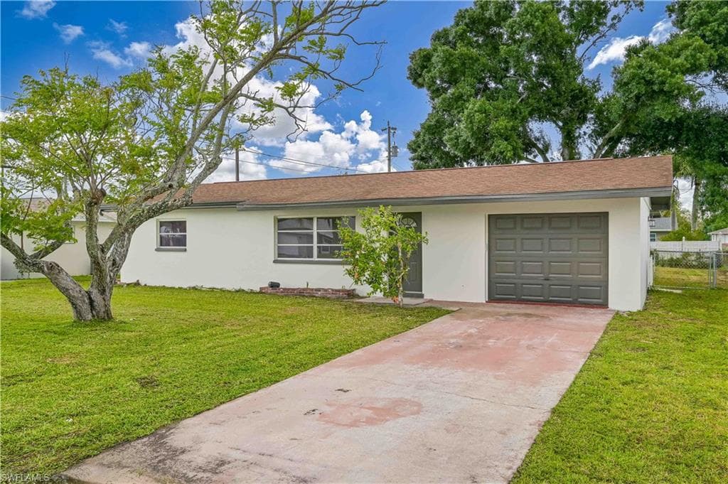 1380 Pine AVE NORTH FORT MYERS, FL 33917