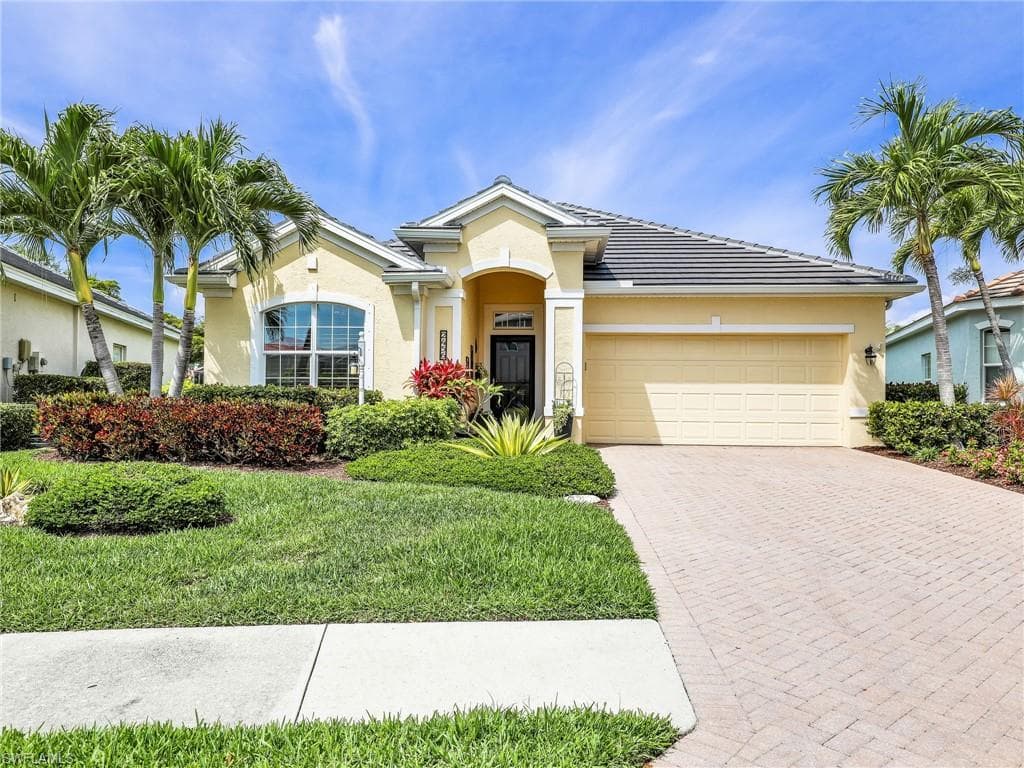 2456 Blackburn CIR CAPE CORAL, FL 33991