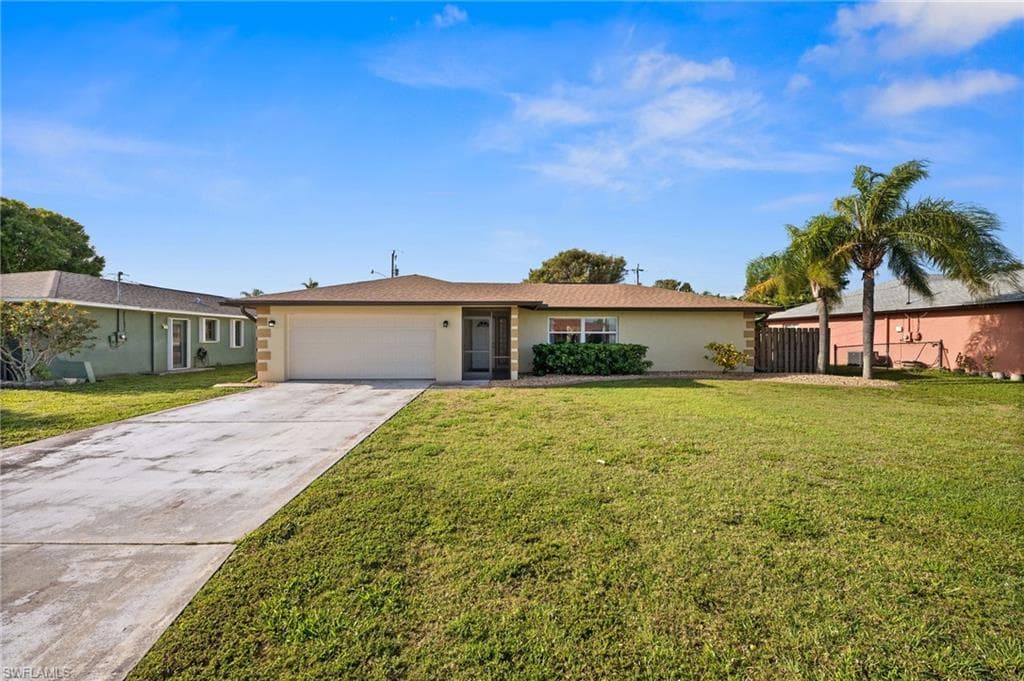 428 19th LN CAPE CORAL, FL 33990