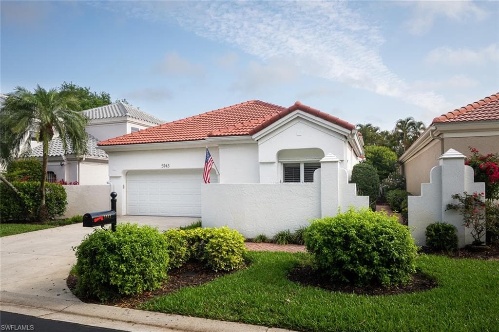 5943 Livermore LN NAPLES, FL 34119