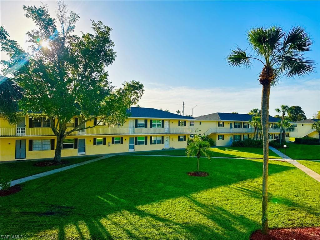 3325 Airport RD N R8 NAPLES, FL 34105