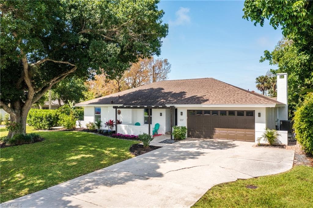 237 Burning Tree DR NAPLES, FL 34105
