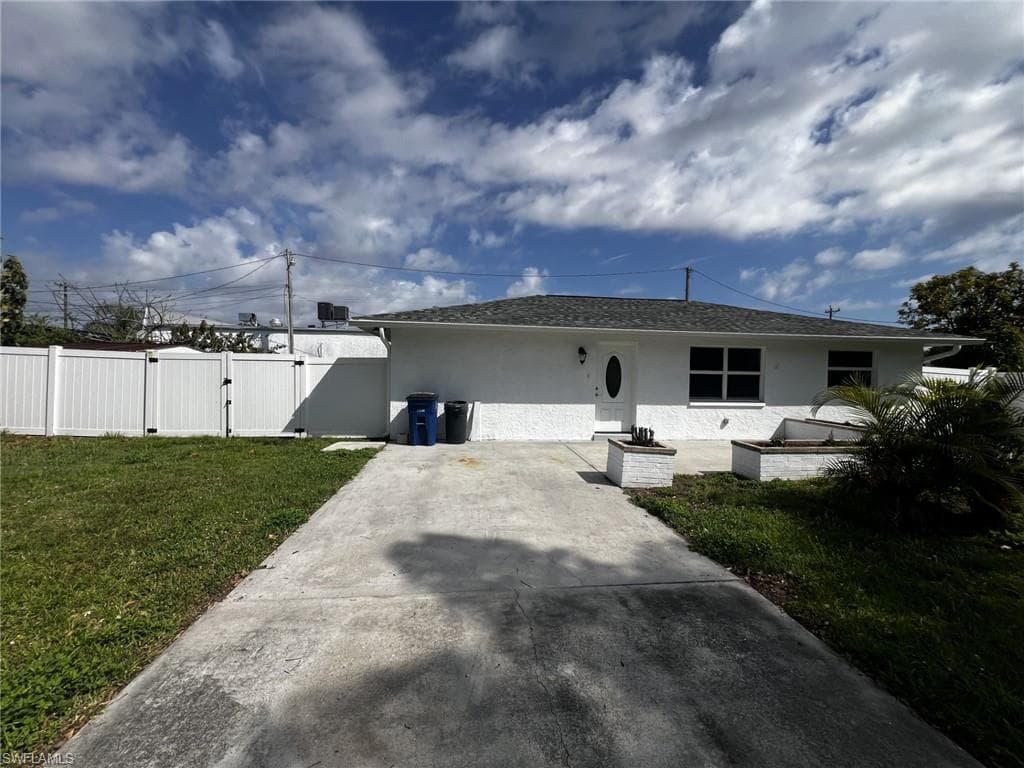 120 Shanle DR NORTH FORT MYERS, FL 33917