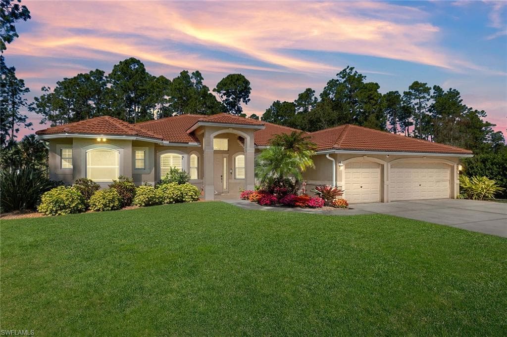 881 14th ST SE NAPLES, FL 34117