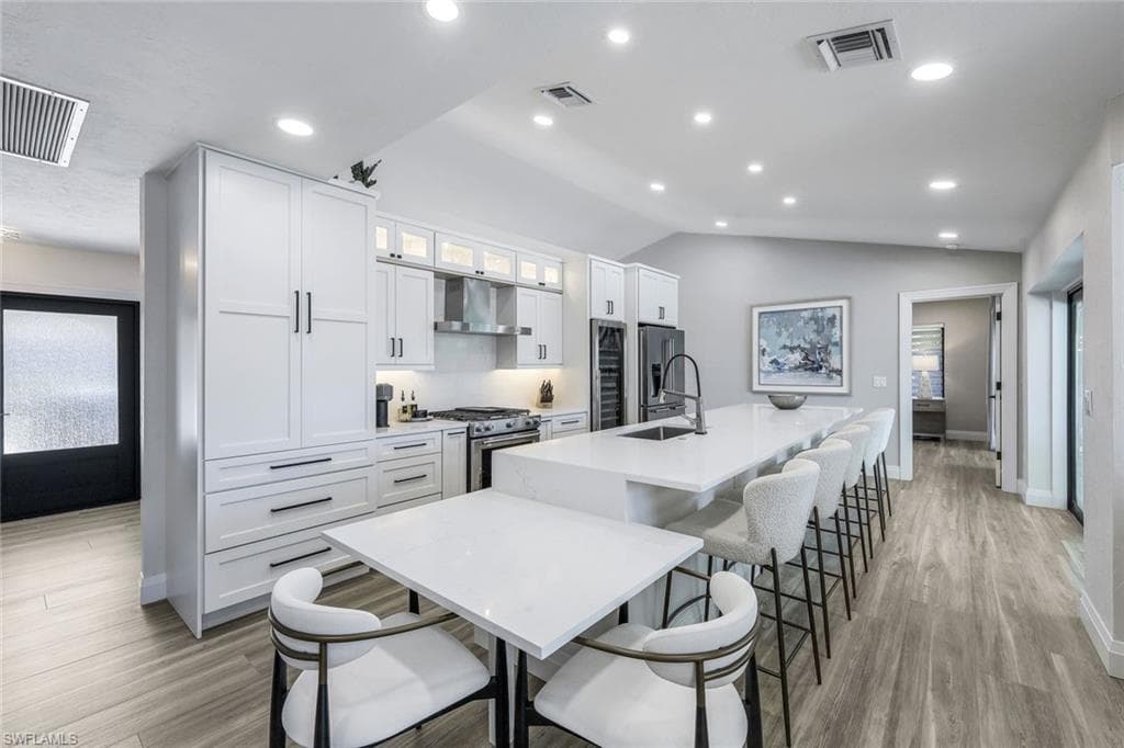 212 Seahorse CT MARCO ISLAND, FL 34145
