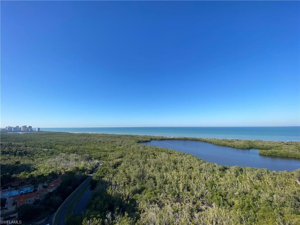 6825 Grenadier BLVD 2105 NAPLES, FL 34108