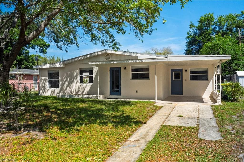2345 Floyd ST SARASOTA, FL 34239