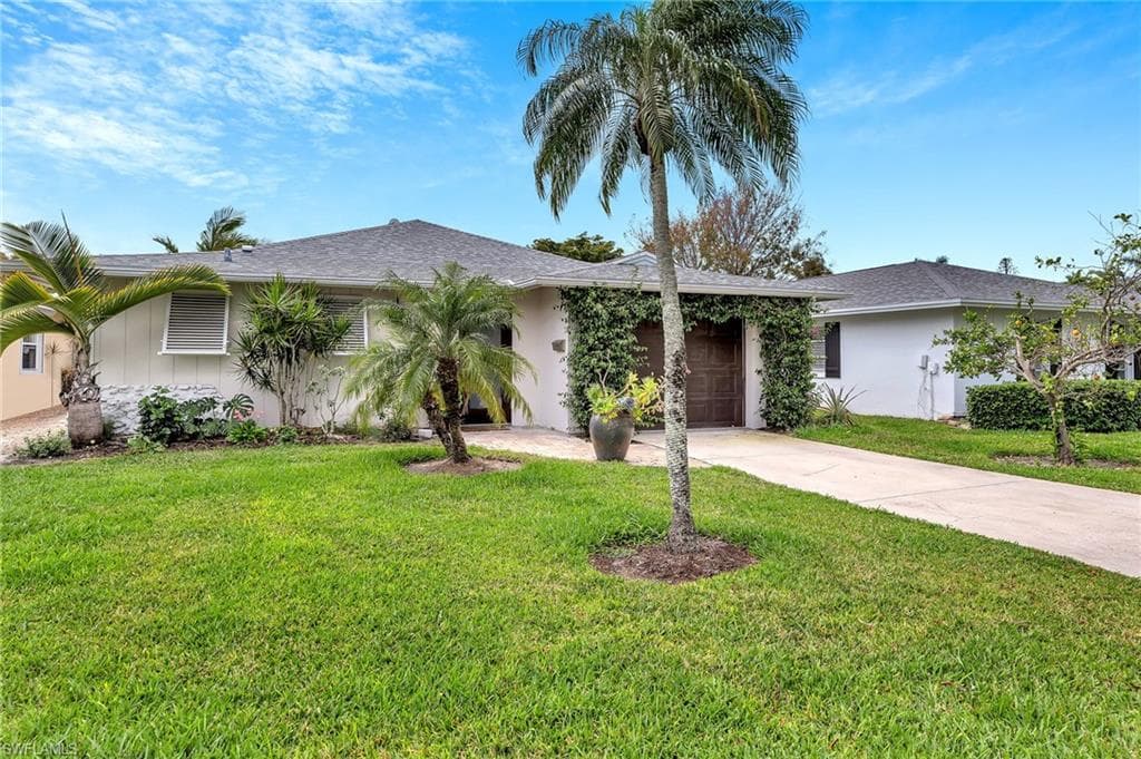 13 Crooked LN 18 NAPLES, FL 34112