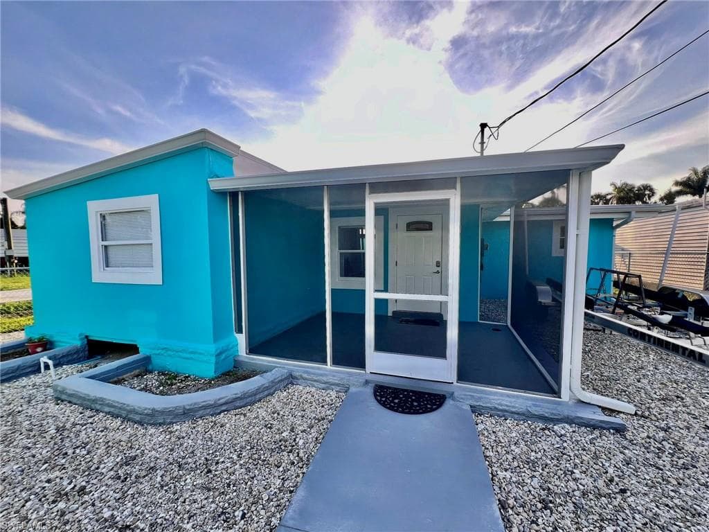 2239 Queen Anne DR FORT MYERS, FL 33905