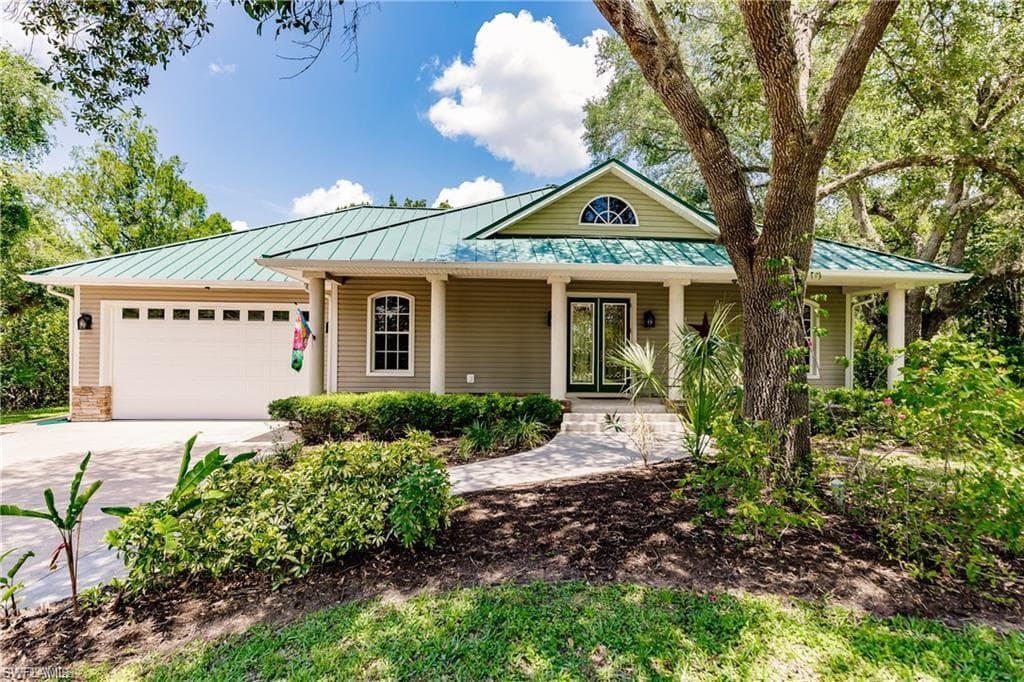17701 Frank RD ALVA, FL 33920