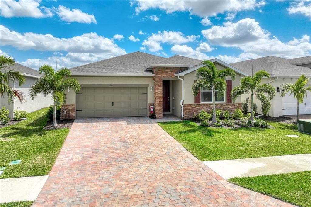 210 Spring Hill Lake LOOP CAPE CORAL, FL 33993