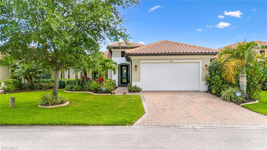 12467 Kentwood AVE FORT MYERS, FL 33913