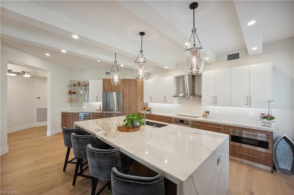 1875 Les Chateaux BLVD 7-101 NAPLES, FL 34109