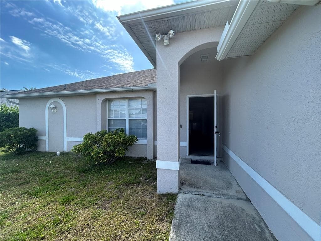 22 SE 23rd PL CAPE CORAL, FL 33990