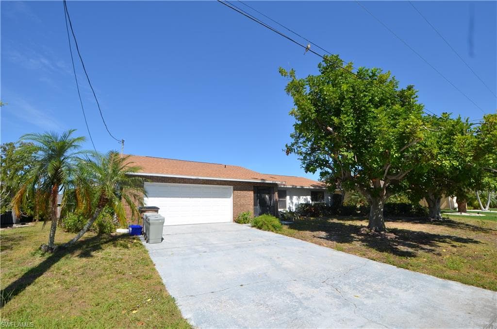 604 SE 20th PL CAPE CORAL, FL 33990