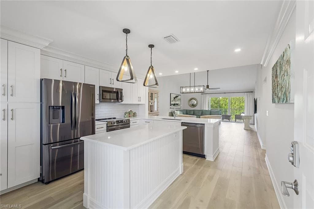3001 Sandpiper Bay CIR B304 NAPLES, FL 34112