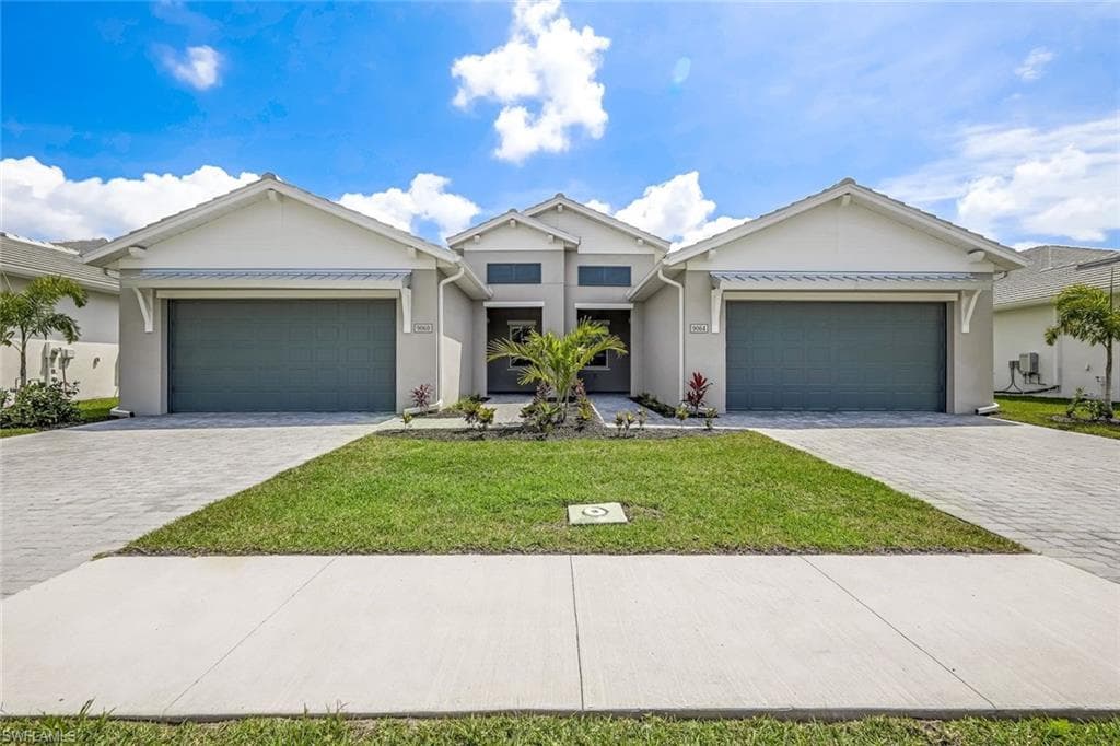 9060 Mayreau WAY NAPLES, FL 34114