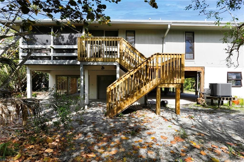 1139 Seagrape LN SANIBEL, FL 33957