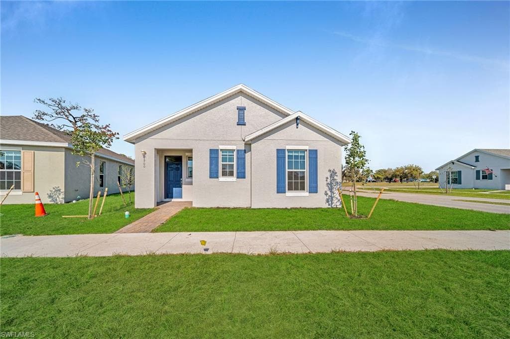 900 Friendship CIR LABELLE, FL 33935
