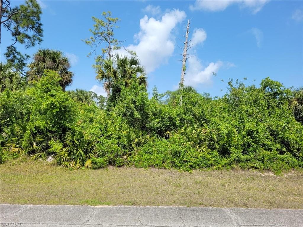 5005 NE Tradewinds CIR LABELLE, FL 33935
