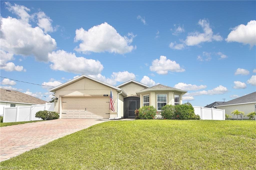 1717 NW 9th TER CAPE CORAL, FL 33993
