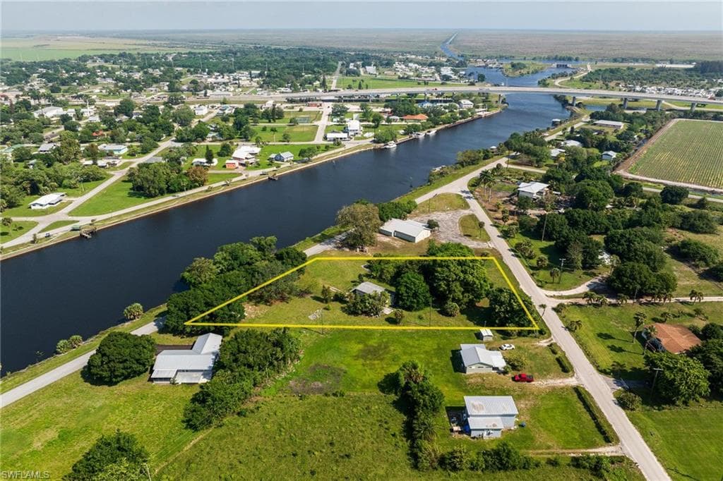 1429 River RD MOORE HAVEN, FL 33471
